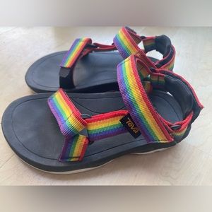 Teva Hurricane XLT kids Rainbow sandals, Size 11